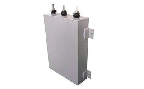 電容器的電容量一般是多少？可能與什么有關(guān)？
